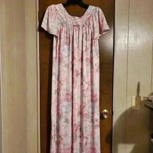 Vintage Shadowline Nightgown Floral Cap Flutter Sleeve Size Small Roses Pink